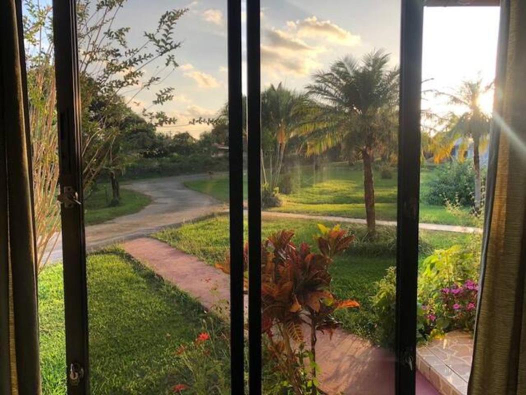 Linda Casa De Verano Con Amplias Zonas Verdes San Isidro De El General Esterno foto